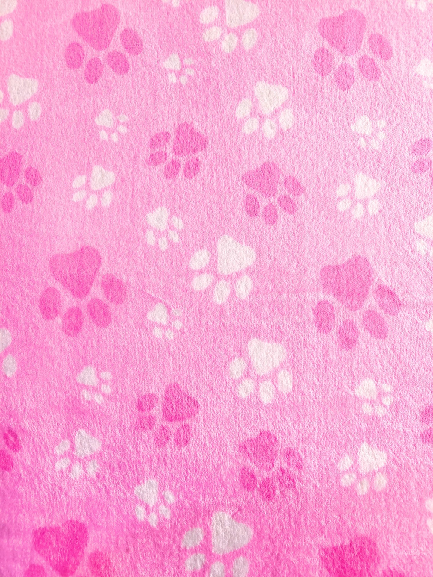 Piel de Conejo Rosado Huella Estampado x Metros Ref. 07034