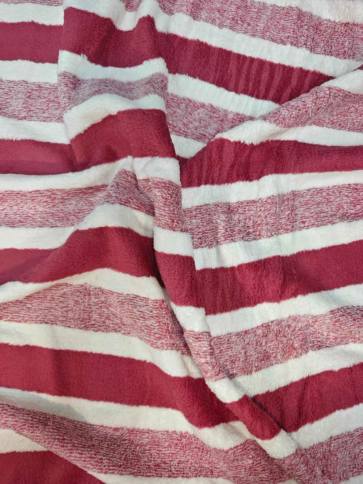 Tela Toalla Estampada Raya Ancha Rojo Ref. 1425