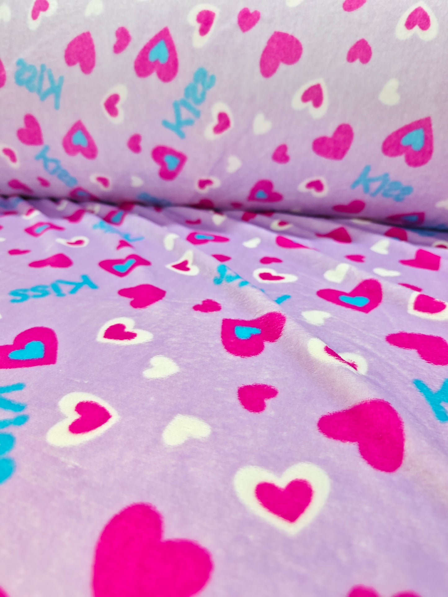 Piel de Conejo Lila Corazón Kiss Estampada x Metros Ref. 07047