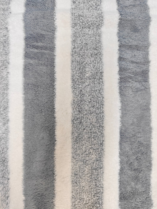 Tela Toalla Estampada Raya Ancha Gris Ref. 1421