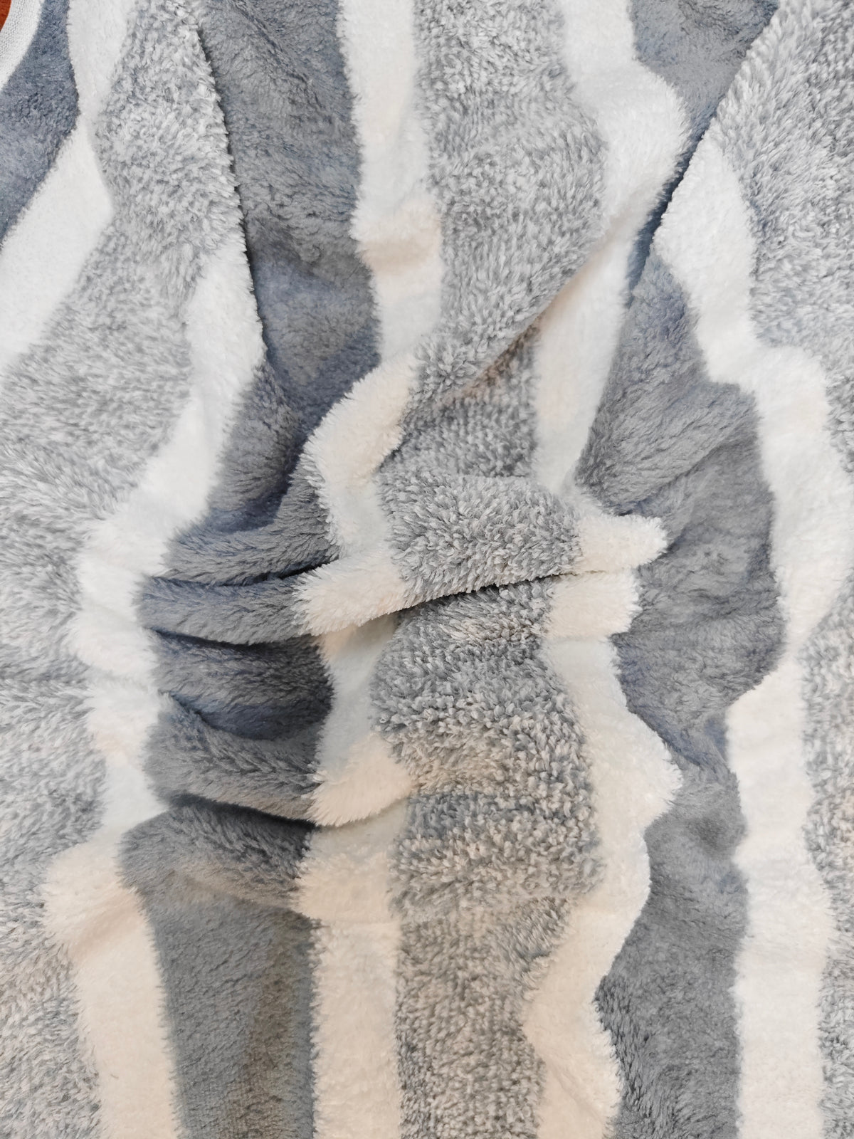 Tela Toalla Estampada Raya Ancha Gris Ref. 1421